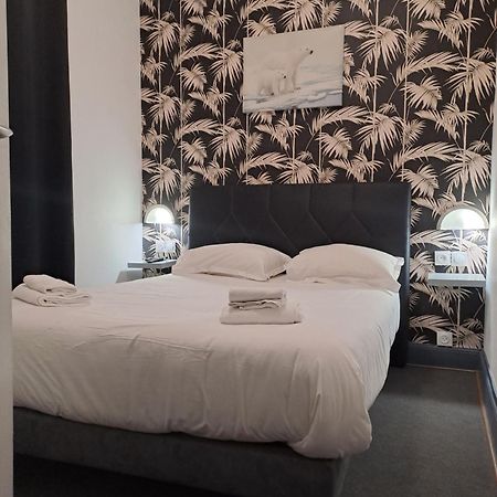 Hotel Le Celtic Montlucon Bagian luar foto