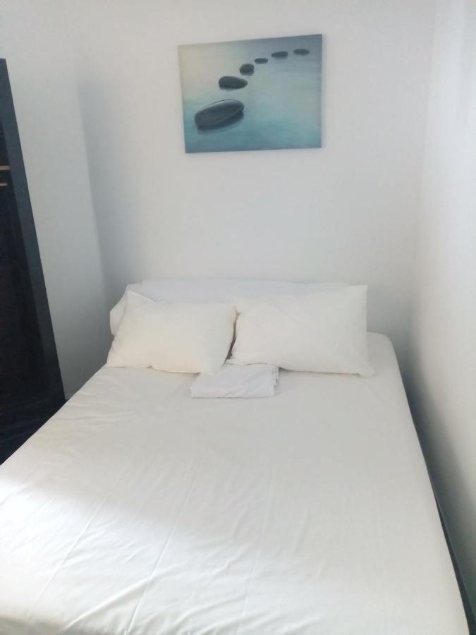 Hotel Le Celtic Montlucon Bagian luar foto